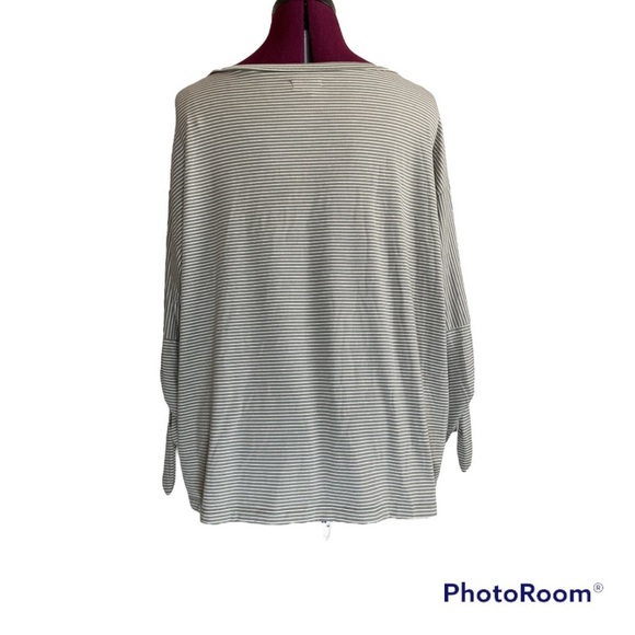 Susina Striped Top with Elbow Length Sleeves in Taupe and White Size‎ M - Picture 3 of 9